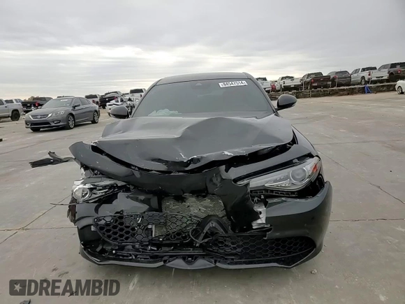 2023 Alfa Romeo Giulia Veloce z VIN ZARFAMBN7P7669364, wystawiony jako Copart lot #84547514 z przebiegiem Nie podano mil oraz Szkody całkowita. Historia ofert i sprzedaży dostępna na DreamBid. Obrazek 11.