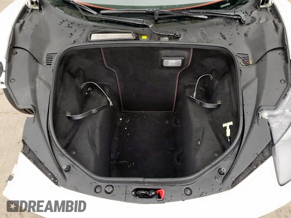 2014 Ferrari 458 Italia z VIN ZFF68NHA1E0198612, wystawiony jako Copart lot #54941365 z przebiegiem 4 506 mil mil oraz Szkoda całkowita • Salvage title. Historia ofert i sprzedaży dostępna na DreamBid. Obrazek 10.