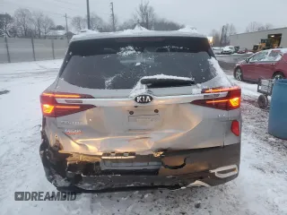 2021 Kia Seltos EX z VIN KNDERCAA3M7168779, wystawiony jako Copart lot #86548834 z przebiegiem 30 676 mil mil oraz Szkody całkowita. Historia ofert i sprzedaży dostępna na DreamBid. Obrazek 6.