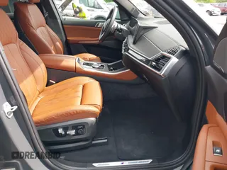 2024 BMW X5 xDrive40i with VIN 5UX23EU04R9V01472, listed as a IAAI auction lot 42295129 with 11,254 mi miles and . Bid and sale history available at DreamBid. Image 5.