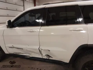 2015 Jeep Grand Cherokee Altitude with VIN 1C4RJFAG2FC905673, listed as a IAAI auction lot 41334271 with 160,531 mi miles. Bid and sale history available at carsss.com. Image 14.