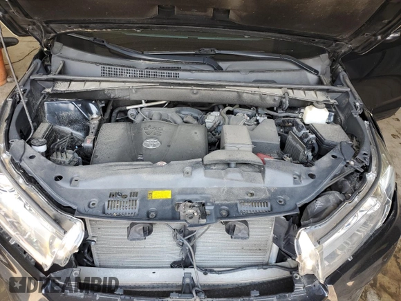 2018 Toyota Highlander LE с VIN 5TDBZRFH6JS834630, выставлен на аукционе Copart как лот 59680915 с пробегом 93 904 миль миль и Списание • Salvage title. История ставок и продаж доступна на DreamBid. Изображение 12.
