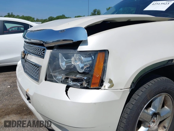 2013 Chevrolet Avalanche LTZ with VIN 3GNTKGE71DG122204, listed as a IAAI auction lot 42513923 with 152,733 mi miles and . Bid and sale history available at DreamBid. Image 19.
