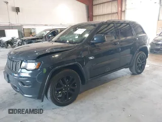 2017 Jeep Grand Cherokee Laredo with VIN 1C4RJFAG2HC786171, listed as a IAAI auction lot 40746519 with 166,136 mi miles. Bid and sale history available at carsss.com. Image 18.