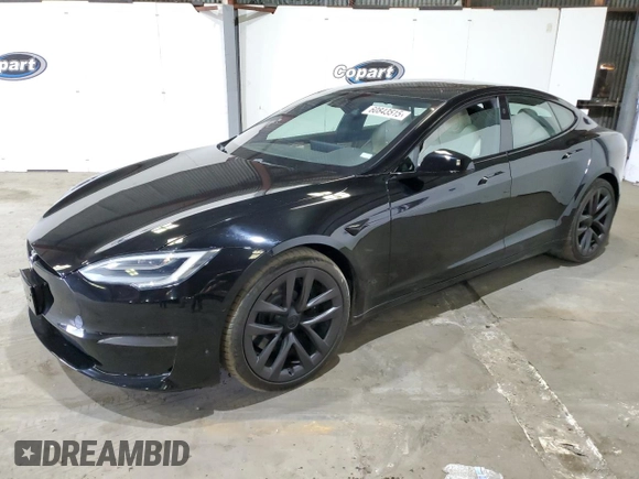 2021 Tesla Model S Plaid with VIN 5YJSA1E68MF432125, listed as a Copart auction lot 60843515 with 5,581 mi miles and Salvage title. Bid and sale history available at DreamBid. Image 1.