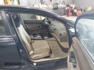 2006 Honda Civic LX z VIN 1HGFA165X6L103659, wystawiony jako IAAI lot #42579482 z przebiegiem 201 436 mil mil oraz . Historia ofert i sprzedaży dostępna na DreamBid. Obrazek 5.