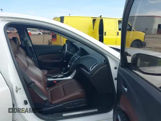 2016 Acura TLX z VIN 19UUB1F39GA005058, wystawiony jako IAAI lot #42501932 z przebiegiem 165 827 mil mil oraz . Historia ofert i sprzedaży dostępna na DreamBid. Obrazek 5.