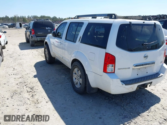 2007 Nissan Pathfinder SE z VIN 5N1AR18W07C642568, wystawiony jako IAAI lot #41818452 z przebiegiem 141 336 mil mil oraz . Historia ofert i sprzedaży dostępna na DreamBid. Obrazek 3.