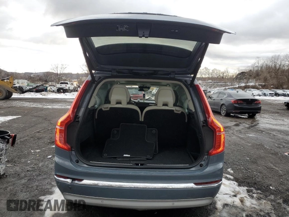 2022 Volvo XC90 Inscription with VIN YV4A22PL8N1871611, listed as a Copart auction lot 43710095 with 68,693 mi miles and Salvage title. Bid and sale history available at DreamBid. Image 6.