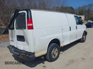 2008 Chevrolet Express Cargo Van with VIN 1GCGG25C381208002, listed as a IAAI auction lot 42067122 with 165,007 mi miles. Bid and sale history available at carsss.com. Image 4.