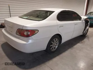 2002 Lexus ES 300 with VIN JTHBF30G825014674, listed as a IAAI auction lot 41805330 with 228,888 mi miles. Bid and sale history available at carsss.com. Image 4.