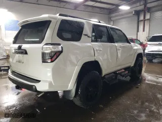 2019 Toyota 4Runner SR5 with VIN JTEBU5JRXK5612540, listed as a Copart auction lot 82815384 with 109,842 mi miles and Salvage Title. Bid and sale history available at carsss.com. Image 3.