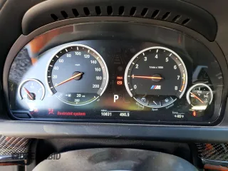 2016 BMW M6 z VIN WBS6E9C55GGF92564, wystawiony jako Copart lot #80727014 z przebiegiem 10 831 mil mil oraz Szkoda całkowita • Salvage title. Historia ofert i sprzedaży dostępna na DreamBid. Obrazek 9.