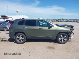 2019 Jeep Cherokee Limited with VIN 1C4PJMDX2KD225218, listed as a IAAI auction lot 41816358 with 90,744 mi miles. Bid and sale history available at carsss.com. Image 14.