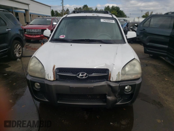 2007 Hyundai Tucson SE with VIN KM8JN72D27U569221, listed as a Copart auction lot 74250944 with 195,097 mi miles and Salvage Title. Bid and sale history available at carsss.com. Image 5.