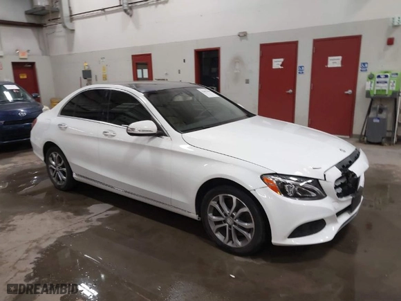 2015 Mercedes-Benz C-Class C 300 Luxury with VIN 55SWF4KB1FU039722, listed as a IAAI auction lot 41692495 with 78,222 mi miles. Bid and sale history available at carsss.com. Image 1.