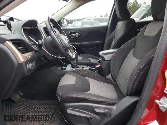2014 Jeep Cherokee Altitude with VIN 1C4PJMCSXEW124863, listed as a Copart auction lot 82432534 with 194,559 mi miles and Salvage Title. Bid and sale history available at carsss.com. Image 7.