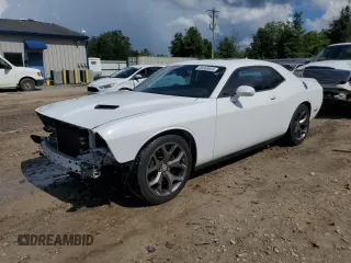 2015 Dodge Challenger SXT Plus z VIN 2C3CDZBGXFH737439, wystawiony jako Copart lot #56569835 z przebiegiem 174 751 mil mil oraz Szkoda całkowita • Salvage title. Historia ofert i sprzedaży dostępna na DreamBid. Obrazek 1.