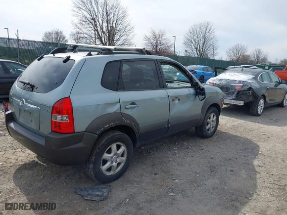 2005 Hyundai Tucson GLS with VIN KM8JN72D95U040538, listed as a IAAI auction lot 41834195 with NaN miles. Bid and sale history available at carsss.com. Image 4.