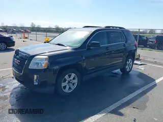 2015 GMC Terrain SLE z VIN 2GKALREK5F6400263, wystawiony jako IAAI lot #42110515 z przebiegiem 174 064 mil mil oraz . Historia ofert i sprzedaży dostępna na DreamBid. Obrazek 2.