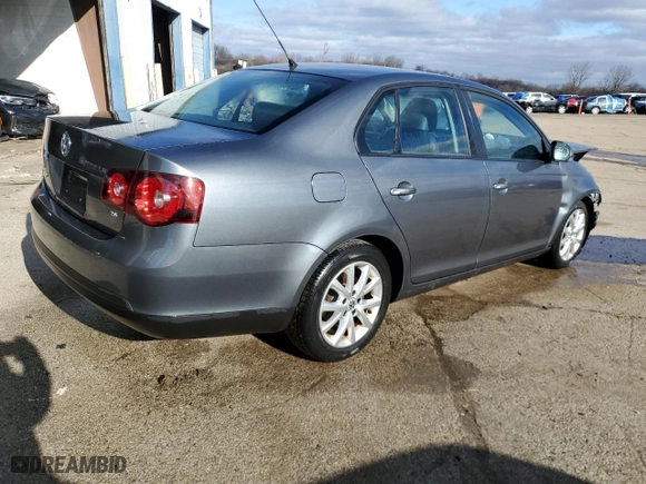 2010 Volkswagen Jetta Sedan Limited with VIN 3VWAZ7AJ6AM131939, listed as a Copart auction lot 43427555 with 92,801 mi miles and Salvage Title. Bid and sale history available at carsss.com. Image 3.