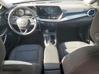 2025 Chevrolet Trax LS with VIN KL77LFEP6SC136145, listed as a Copart auction lot 47745675 with 5,987 mi miles and Salvage Title. Bid and sale history available at carsss.com. Image 8.