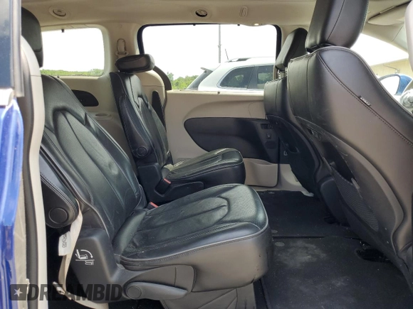 2020 Chrysler Pacifica Limited with VIN 2C4RC1GG0LR284747, listed as a Copart auction lot 59002405 with 68,873 mi miles and Salvage title. Bid and sale history available at DreamBid. Image 11.