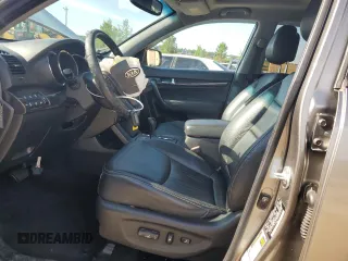 2013 Kia Sorento EX с VIN 5XYKUDA22DG365462, выставлен на аукционе Copart как лот 56941515 с пробегом 177 440 миль миль и Списание • Salvage title. История ставок и продаж доступна на DreamBid. Изображение 7.