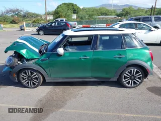 2022 MINI Hardtop 4 Door Cooper S z VIN WMW53DK0XN2R31678, wystawiony jako IAAI lot #41859367 z przebiegiem Nie podano mil oraz . Historia ofert i sprzedaży dostępna na DreamBid. Obrazek 15.