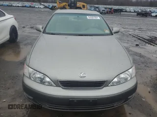 1998 Lexus ES 300 Luxury Sport Sdn with VIN JT8BF28G8W0128577, listed as a Copart auction lot 84502984 with 52,285 mi miles and Clean Title. Bid and sale history available at carsss.com. Image 5.