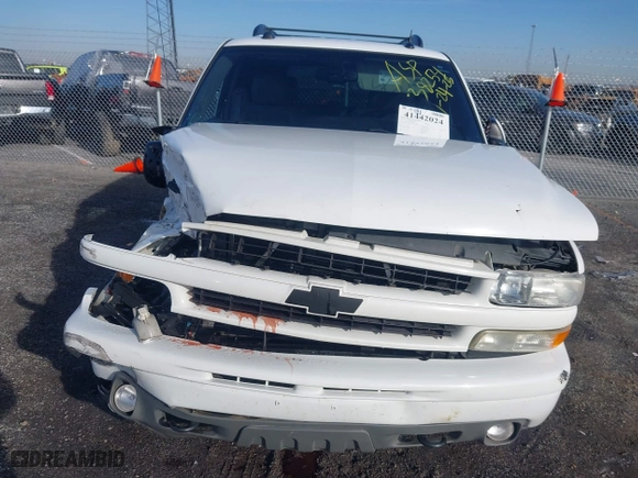 2005 Chevrolet Tahoe Z71 with VIN 1GNEK13T55R268077, listed as a IAAI auction lot 41442024 with 205,176 mi miles. Bid and sale history available at carsss.com. Image 6.