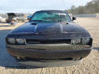 2012 Dodge Challenger SXT Plus z VIN 2C3CDYAG0CH130490, wystawiony jako Copart lot #52148615 z przebiegiem Nie podano mil oraz Nie do naprawy • Non repairable. Historia ofert i sprzedaży dostępna na DreamBid. Obrazek 5.