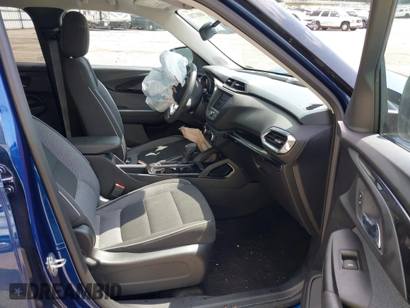 2022 Chevrolet TrailBlazer LT with VIN KL79MPSL7NB061107, listed as a IAAI auction lot 40087203 with 17,855 mi miles. Bid and sale history available at carsss.com. Image 5.