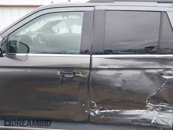2018 Ford Expedition Max XLT with VIN 1FMJK1JT9JEA26626, listed as a IAAI auction lot 41199211 with 146,579 mi miles and . Bid and sale history available at DreamBid. Image 14.