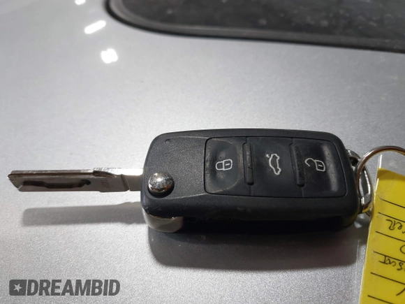 2016 Volkswagen Passat SE z VIN 1VWBT7A37GC027073, wystawiony jako IAAI lot #41073634 z przebiegiem 72 563 mil mil oraz . Historia ofert i sprzedaży dostępna na DreamBid. Obrazek 11.