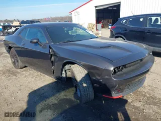 2019 Dodge Challenger SXT with VIN 2C3CDZGGXKH683563, listed as a IAAI auction lot 41320137 with 60,490 mi miles. Bid and sale history available at carsss.com. Image 1.