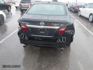 2018 Nissan Altima 2.5 SR with VIN 1N4AL3AP3JC165989, listed as a IAAI auction lot 41490589 with 84,879 mi miles. Bid and sale history available at carsss.com. Image 6.
