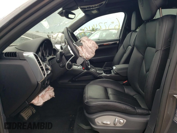 2018 Porsche Cayenne S z VIN WP1AB2A2XJLA60196, wystawiony jako Copart lot #65224404 z przebiegiem 17 806 mil mil oraz Szkoda całkowita • Salvage title. Historia ofert i sprzedaży dostępna na DreamBid. Obrazek 7.