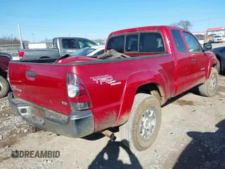 2011 Toyota Tacoma with VIN 5TFUU4EN9BX009422, listed as a IAAI auction lot 41394829 with 302,264 mi miles. Bid and sale history available at carsss.com. Image 4.