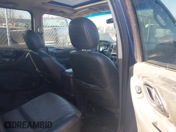 2003 Ford Escape XLT Popular with VIN 1FMYU03103KD07779, listed as a IAAI auction lot 42019919 with 245,522 mi miles. Bid and sale history available at carsss.com. Image 8.