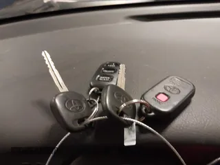 2006 Toyota Matrix STD z VIN 2T1KR32E16C588143, wystawiony jako IAAI lot #42250845 z przebiegiem 189 321 mil mil oraz . Historia ofert i sprzedaży dostępna na DreamBid. Obrazek 11.