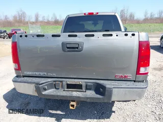 2013 GMC Sierra 1500 SLE z VIN 1GTR2VE74DZ105579, wystawiony jako IAAI lot #42101936 z przebiegiem 139 264 mil mil oraz . Historia ofert i sprzedaży dostępna na DreamBid. Obrazek 17.