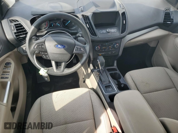 2019 Ford Escape SE z VIN 1FMCU0GD9KUB81245, wystawiony jako Copart lot #56739285 z przebiegiem 60 813 mil mil oraz Czysty tytuł • Clean title. Historia ofert i sprzedaży dostępna na DreamBid. Obrazek 8.