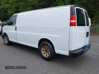 2013 Chevrolet Express Cargo z VIN 1GCSGAFX2D1162792, wystawiony jako IAAI lot #42610323 z przebiegiem 199 876 mil mil oraz . Historia ofert i sprzedaży dostępna na DreamBid. Obrazek 3.