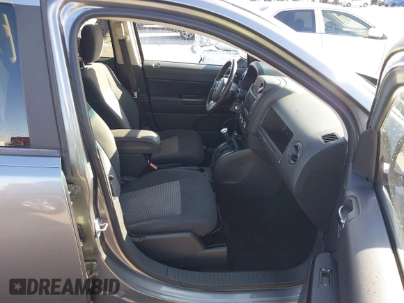 2011 Jeep Compass with VIN 1J4NT1FA0BD246586, listed as a IAAI auction lot 41253630 with 120,540 mi miles. Bid and sale history available at carsss.com. Image 5.