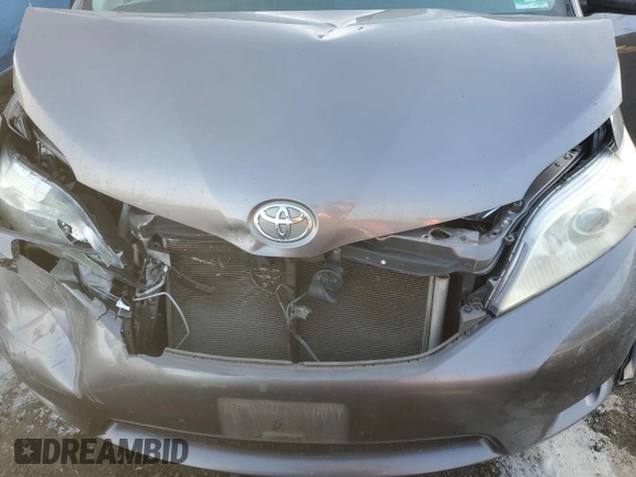 2011 Toyota Sienna LE AAS with VIN 5TDKK3DC8BS036611, listed as a Copart auction lot 86568384 with 160,580 mi miles and Salvage Title. Bid and sale history available at carsss.com. Image 12.