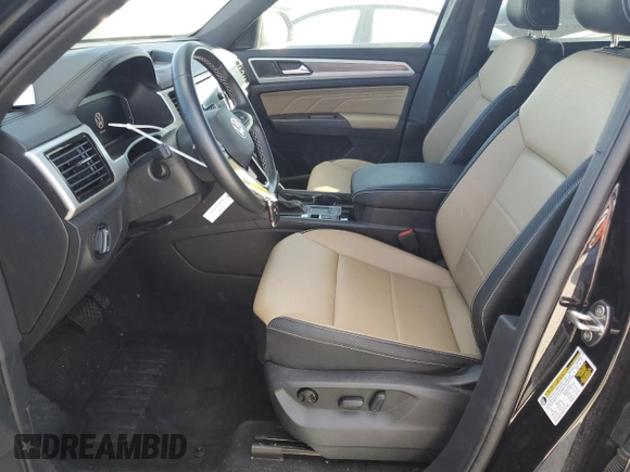 2023 Volkswagen Atlas SE z VIN 1V2WE2CA8PC214978, wystawiony jako Copart lot #77003984 z przebiegiem 6 926 mil mil oraz Nie do naprawy • Non repairable. Historia ofert i sprzedaży dostępna na DreamBid. Obrazek 7.