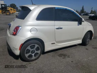 2016 FIAT 500e с VIN 3C3CFFGE4GT214183, выставлен на аукционе Copart как лот 62090065 с пробегом 52 844 миль миль и Чистый • Clean title. История ставок и продаж доступна на DreamBid. Изображение 3.