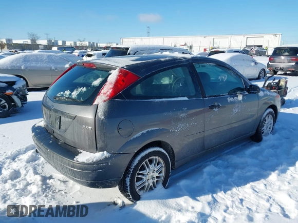 2006 Ford Focus S z VIN 1FAHP31N76W151973, wystawiony jako IAAI lot #41573090 z przebiegiem 211 369 mil mil oraz . Historia ofert i sprzedaży dostępna na DreamBid. Obrazek 4.
