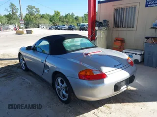 2002 Porsche Boxster z VIN WP0CA29882U622162, wystawiony jako IAAI lot #41654257 z przebiegiem 44 608 mil mil oraz . Historia ofert i sprzedaży dostępna na DreamBid. Obrazek 3.